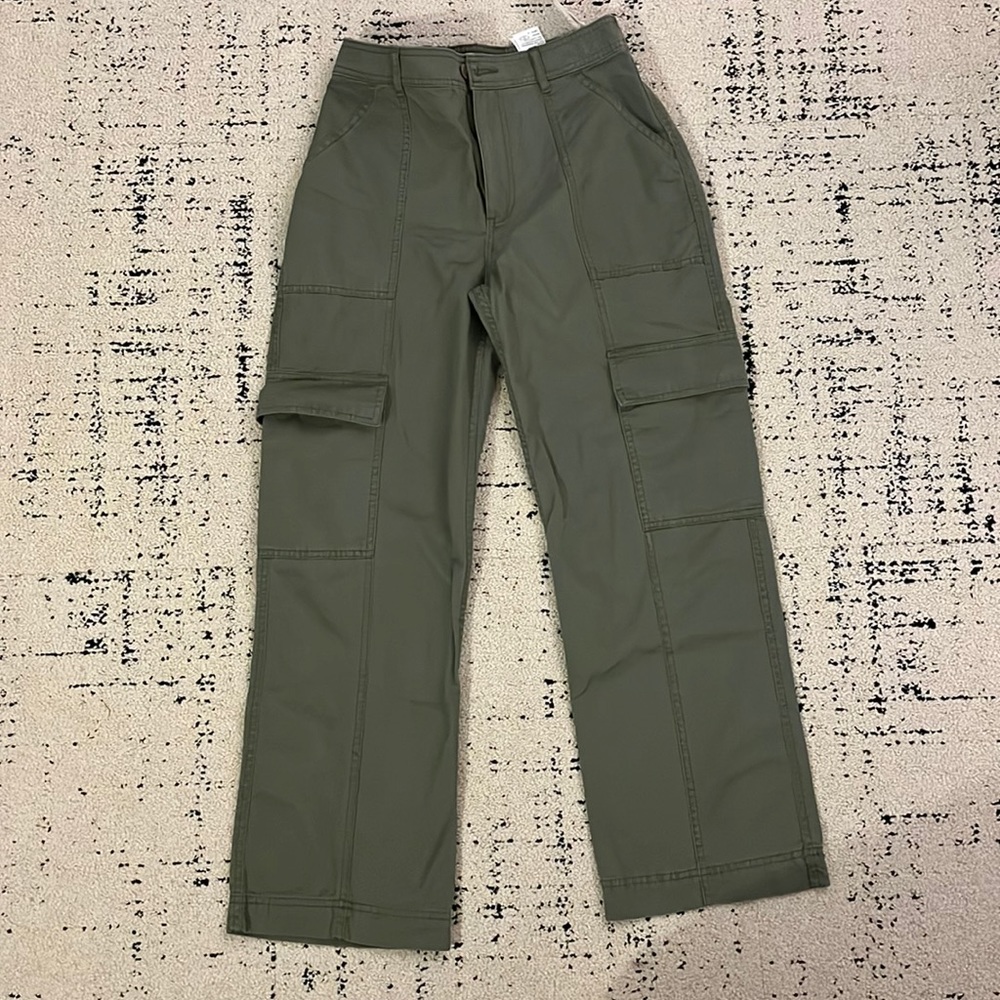 Green cargo pants